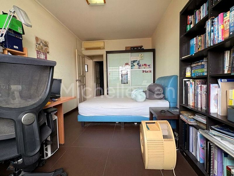 5 Room (5I) HDB for Sale in  489C Tampines Street 45 - Image 4